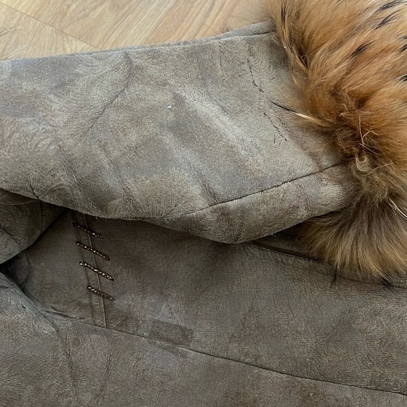 Natural Sz 6-8 Shearling with Real
Fox Fur Hidden Front Zipper Car Jacket Coat - Picture 16 of 16